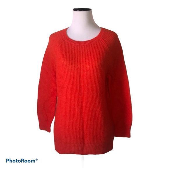 🎀 Old navy women’s small orange crewneck sweater‎ - Picture 1 of 7